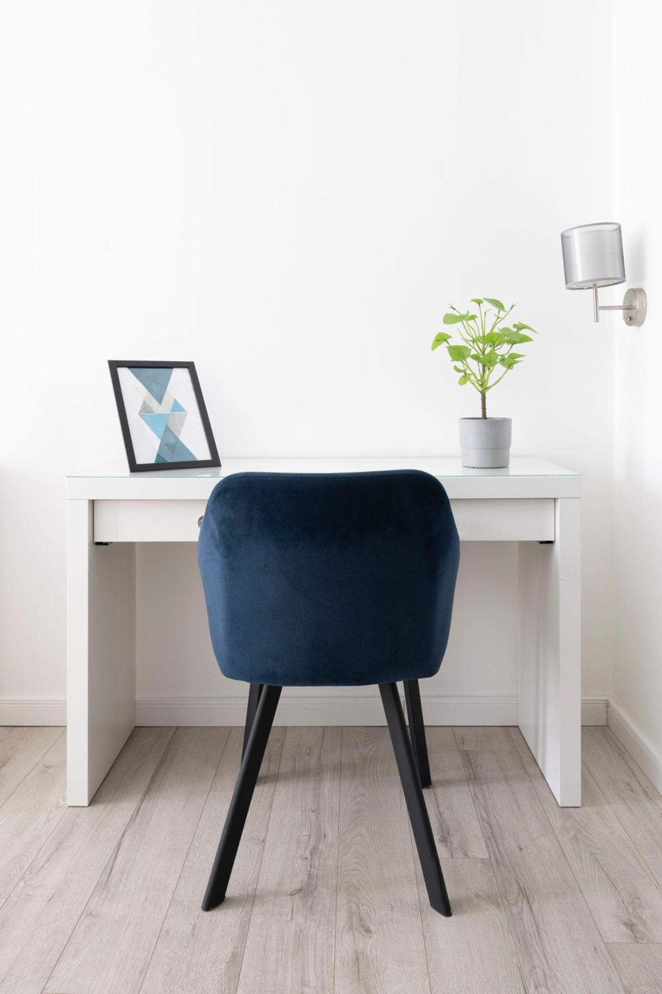Deluxe Grand W/ 5 Bedrms Apartament *