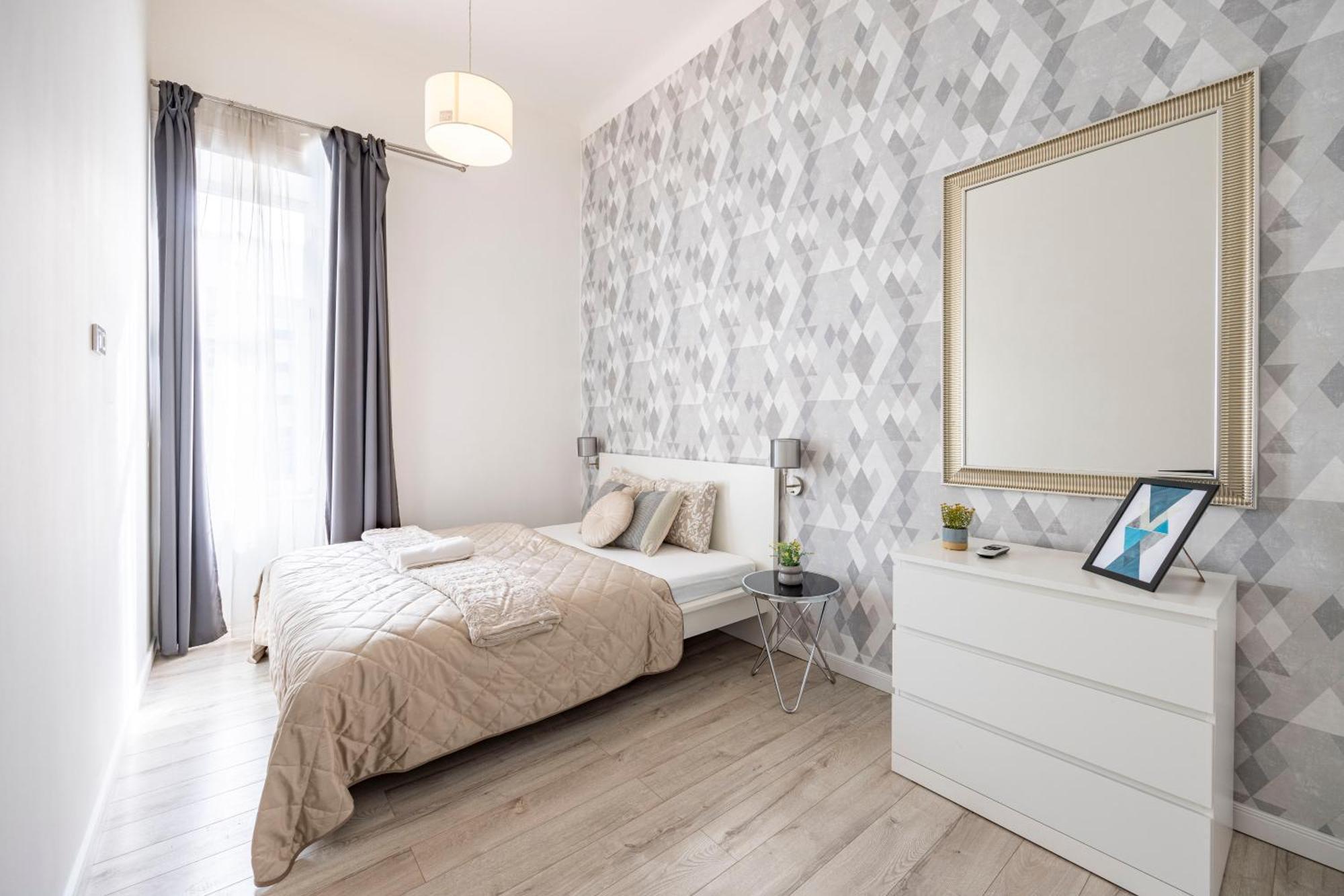 Apartment Deluxe Grand W/ 5 Bedrms