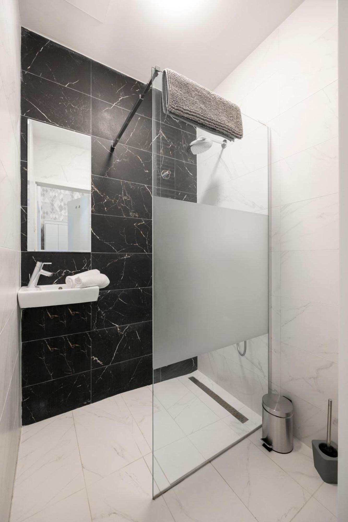 Apartment Deluxe Grand W/ 5 Bedrms