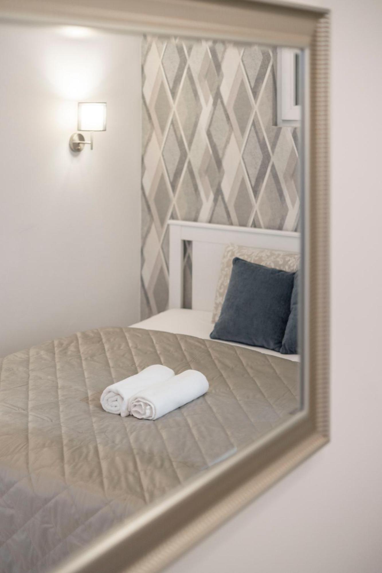 Deluxe Grand W/ 5 Bedrms Appartement